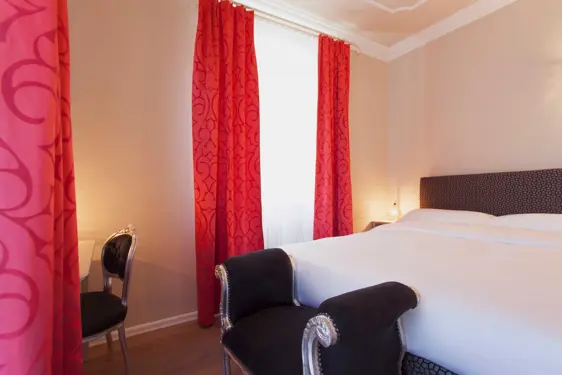 Villa Sarnia Hotel Lago Maggiore Gambarogno Rosso 0251